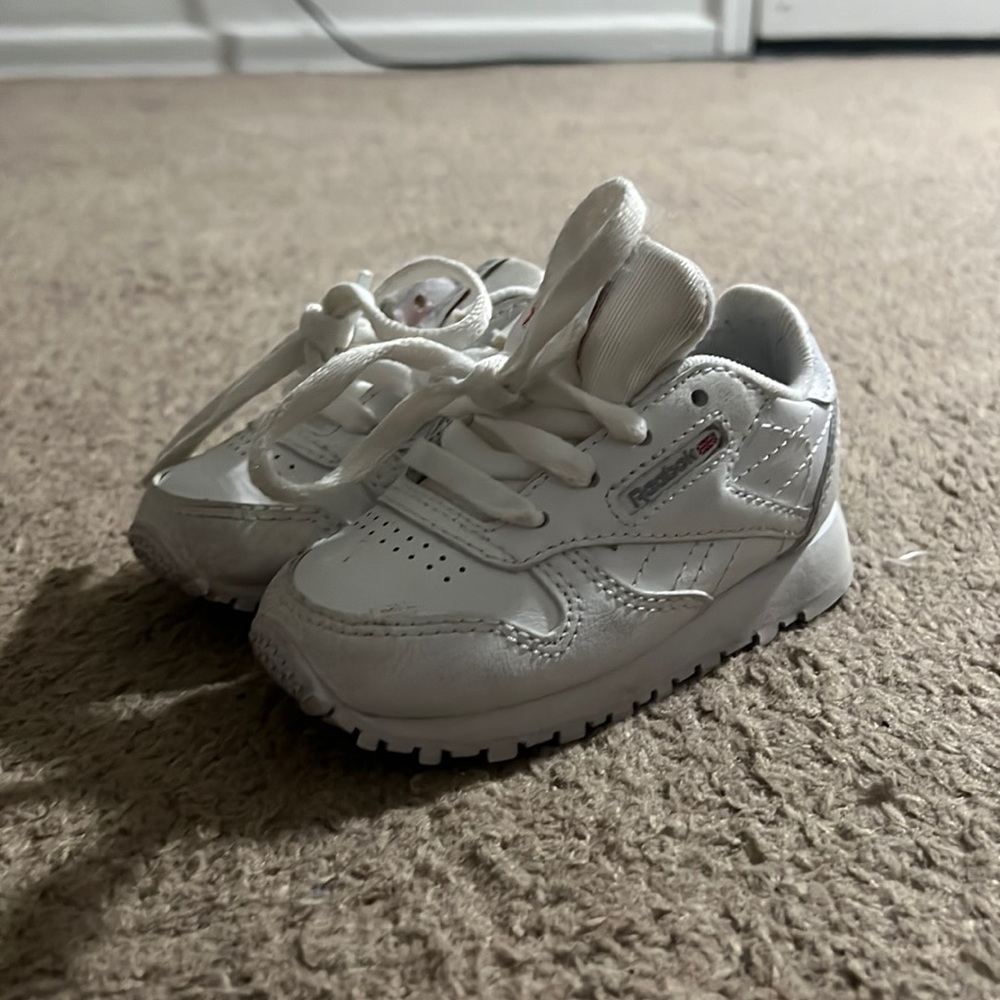 Toddler Reebok Classic! Size 5 - barely used!